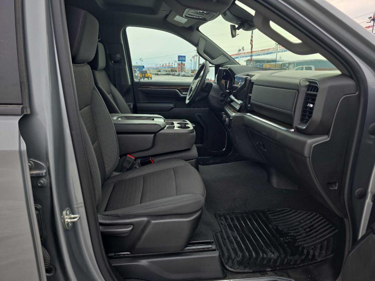 2023 SILVER CHEVROLET SILVERADO 1500 LT (1GCUDDED4PZ) with an 5.3L engine, Automatic transmission, located at 2525 S. Cushman, Fairbanks, AK, 99701, (907) 452-5707, 64.824036, -147.712311 - Photo#2