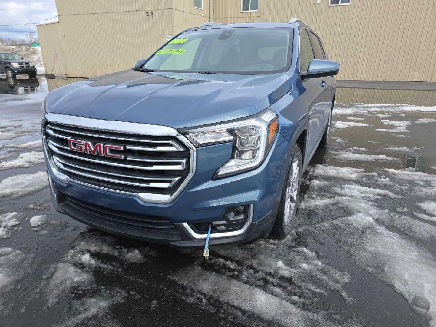 2024 BLUE GMC TERRAIN SLT (3GKALVEGXRL) with an 1.5L engine, Automatic transmission, located at 2525 S. Cushman, Fairbanks, AK, 99701, (907) 452-5707, 64.824036, -147.712311 - Photo#4