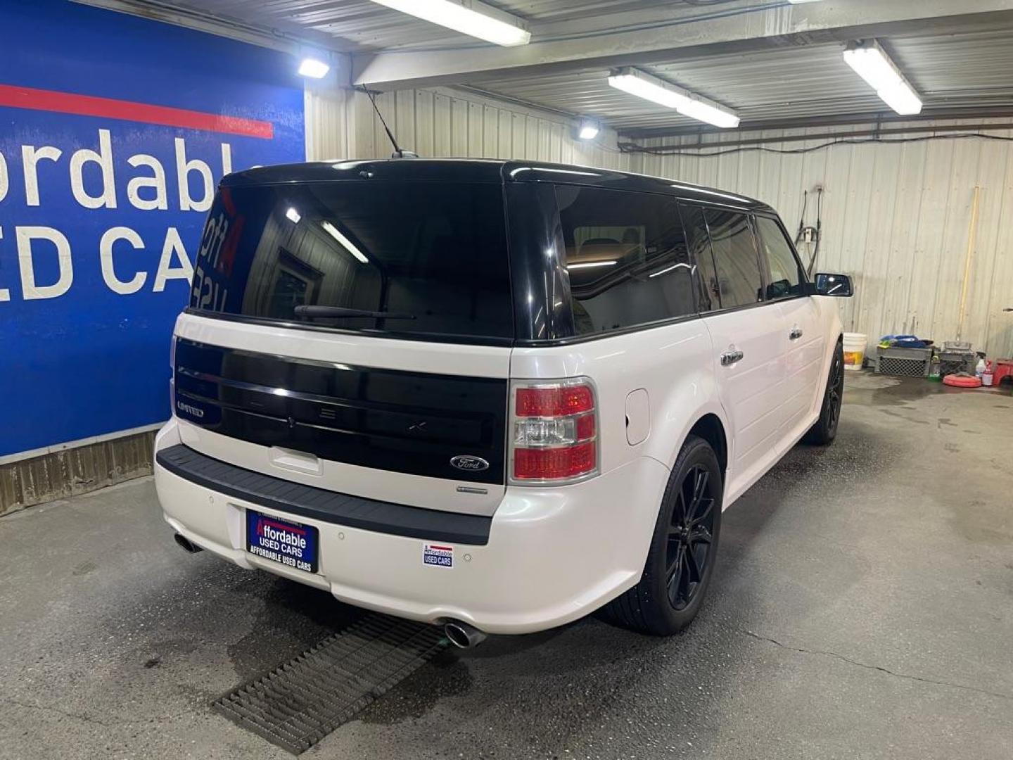 2017 WHITE FORD FLEX LIMITED (2FMHK6DT9HB) with an 3.5L engine, Automatic transmission, located at 2525 S. Cushman, Fairbanks, AK, 99701, (907) 452-5707, 64.824036, -147.712311 - Photo#2