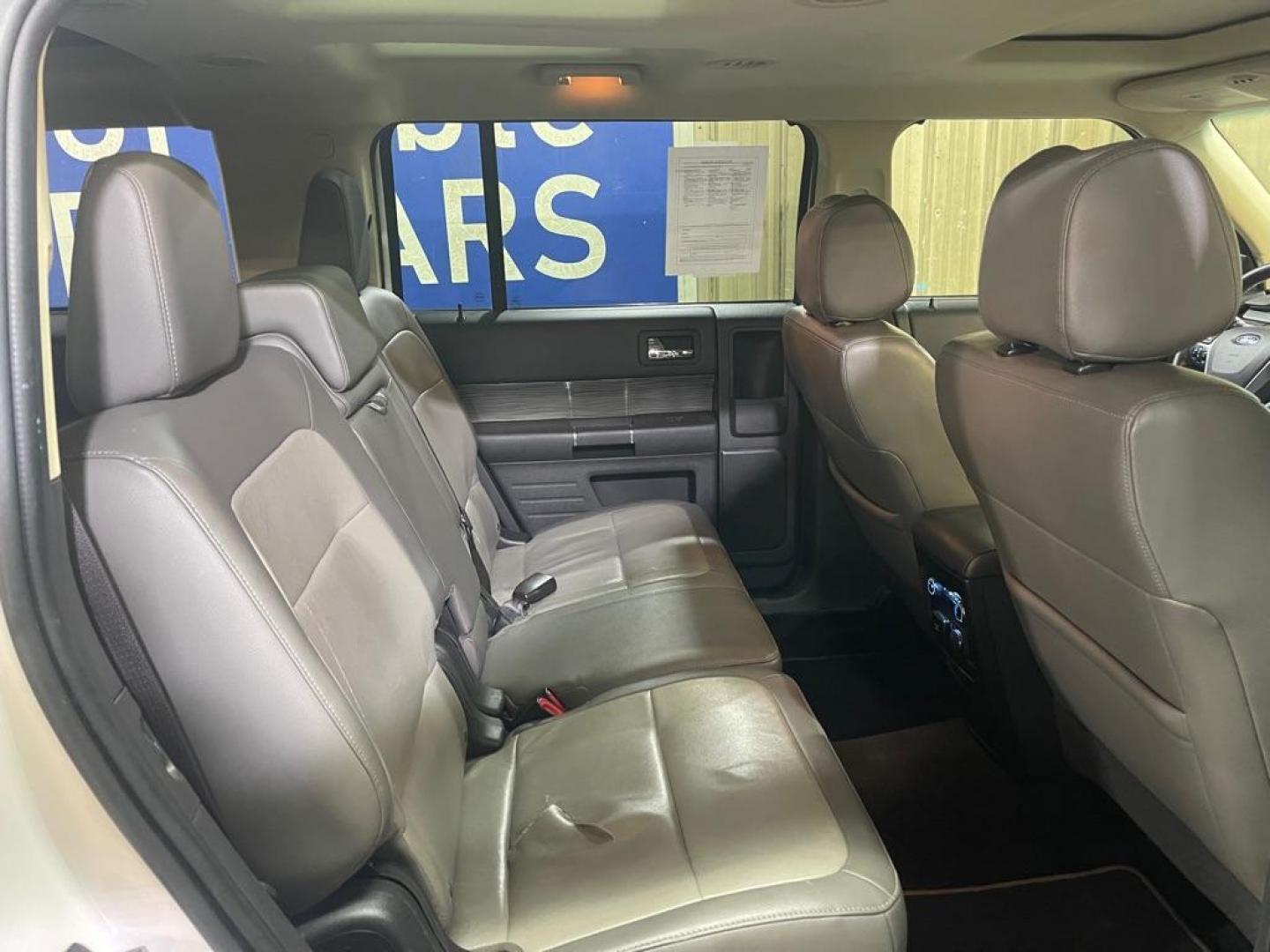 2017 WHITE FORD FLEX LIMITED (2FMHK6DT9HB) with an 3.5L engine, Automatic transmission, located at 2525 S. Cushman, Fairbanks, AK, 99701, (907) 452-5707, 64.824036, -147.712311 - Photo#4