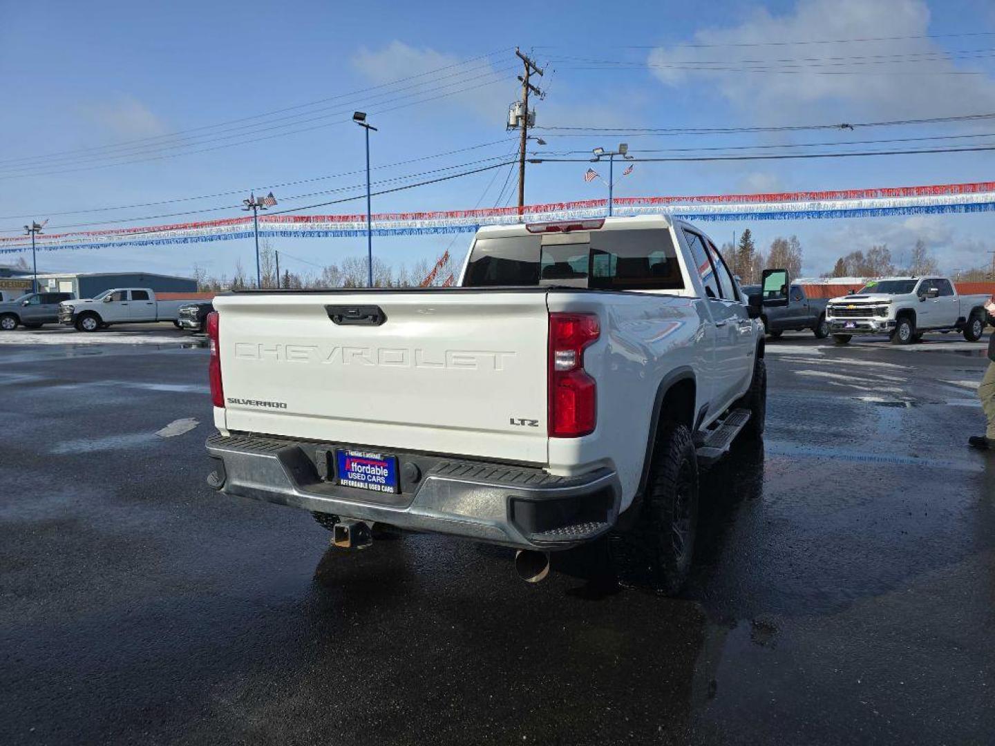 2021 WHITE CHEVROLET SILVERADO 2500 HEAVY DUTY LTZ (1GC4YPEY8MF) with an 6.6L engine, Automatic transmission, located at 2525 S. Cushman, Fairbanks, AK, 99701, (907) 452-5707, 64.824036, -147.712311 - Photo#2