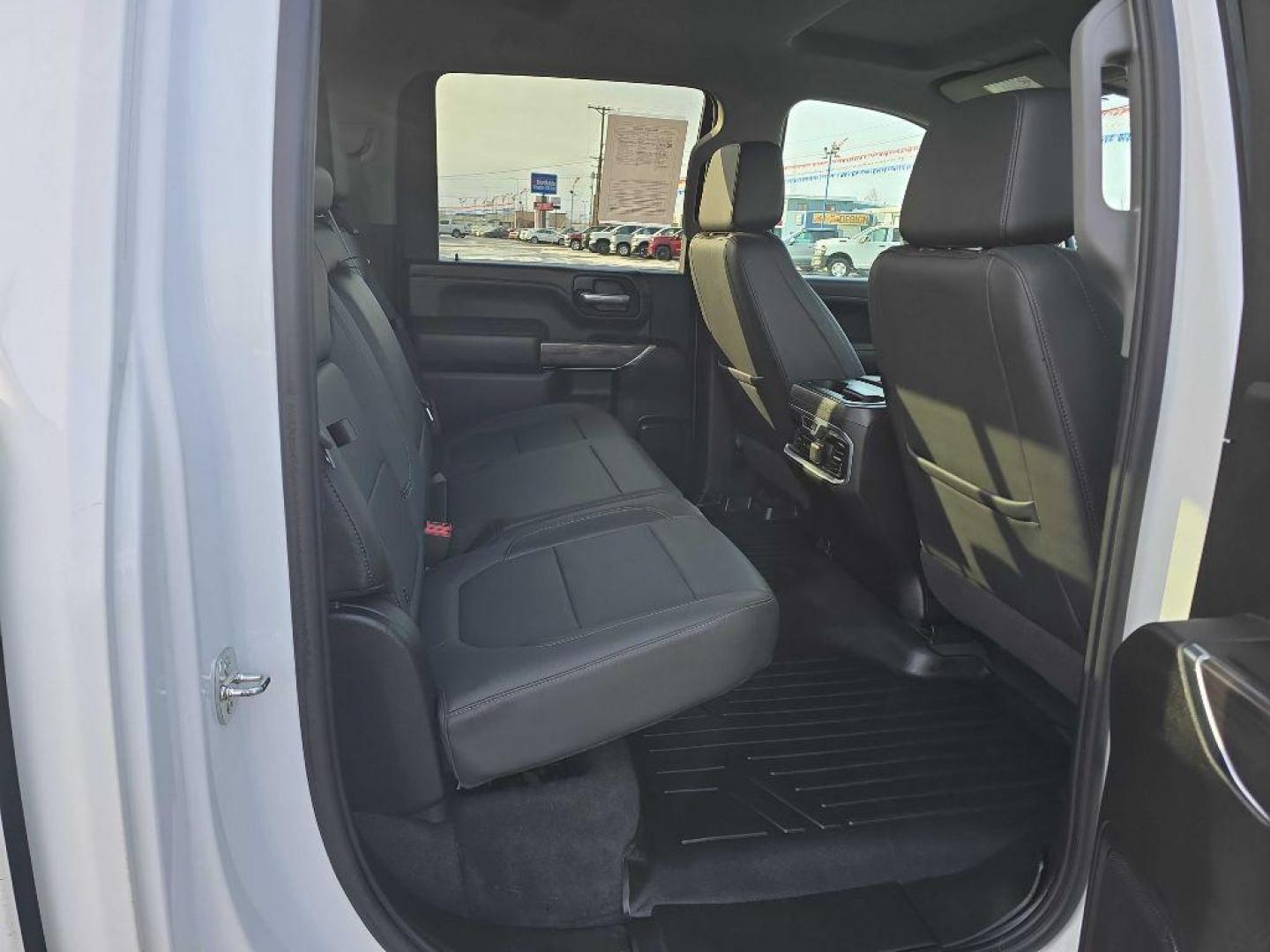 2021 WHITE CHEVROLET SILVERADO 2500 HEAVY DUTY LTZ (1GC4YPEY8MF) with an 6.6L engine, Automatic transmission, located at 2525 S. Cushman, Fairbanks, AK, 99701, (907) 452-5707, 64.824036, -147.712311 - Photo#5