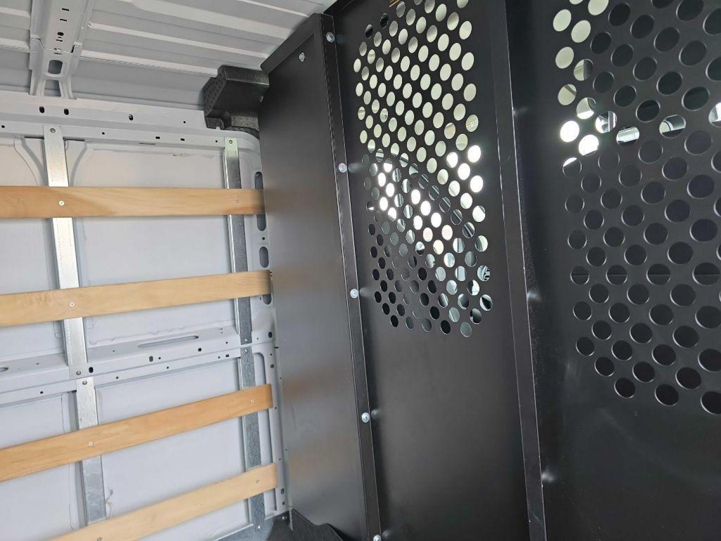 2025 WHITE RAM PROMASTER 2500 2500 STANDARD (3C6LRVVG4SE) with an 3.6L engine, Automatic transmission, located at 2525 S. Cushman, Fairbanks, AK, 99701, (907) 452-5707, 64.824036, -147.712311 - Photo#5