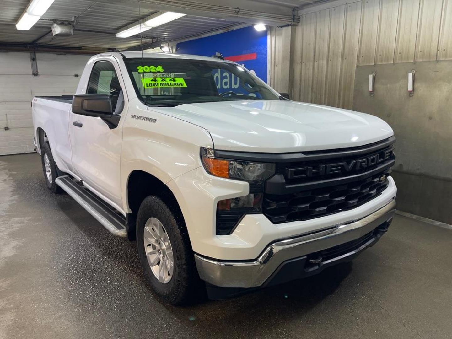 2024 WHITE CHEVROLET SILVERADO 1500 (3GCNDAED0RG) with an 5.3L engine, Automatic transmission, located at 2525 S. Cushman, Fairbanks, AK, 99701, (907) 452-5707, 64.824036, -147.712311 - Photo#0