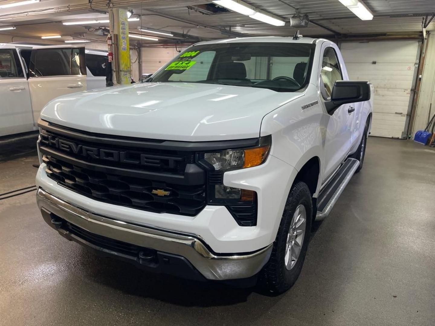2024 WHITE CHEVROLET SILVERADO 1500 (3GCNDAED0RG) with an 5.3L engine, Automatic transmission, located at 2525 S. Cushman, Fairbanks, AK, 99701, (907) 452-5707, 64.824036, -147.712311 - Photo#1