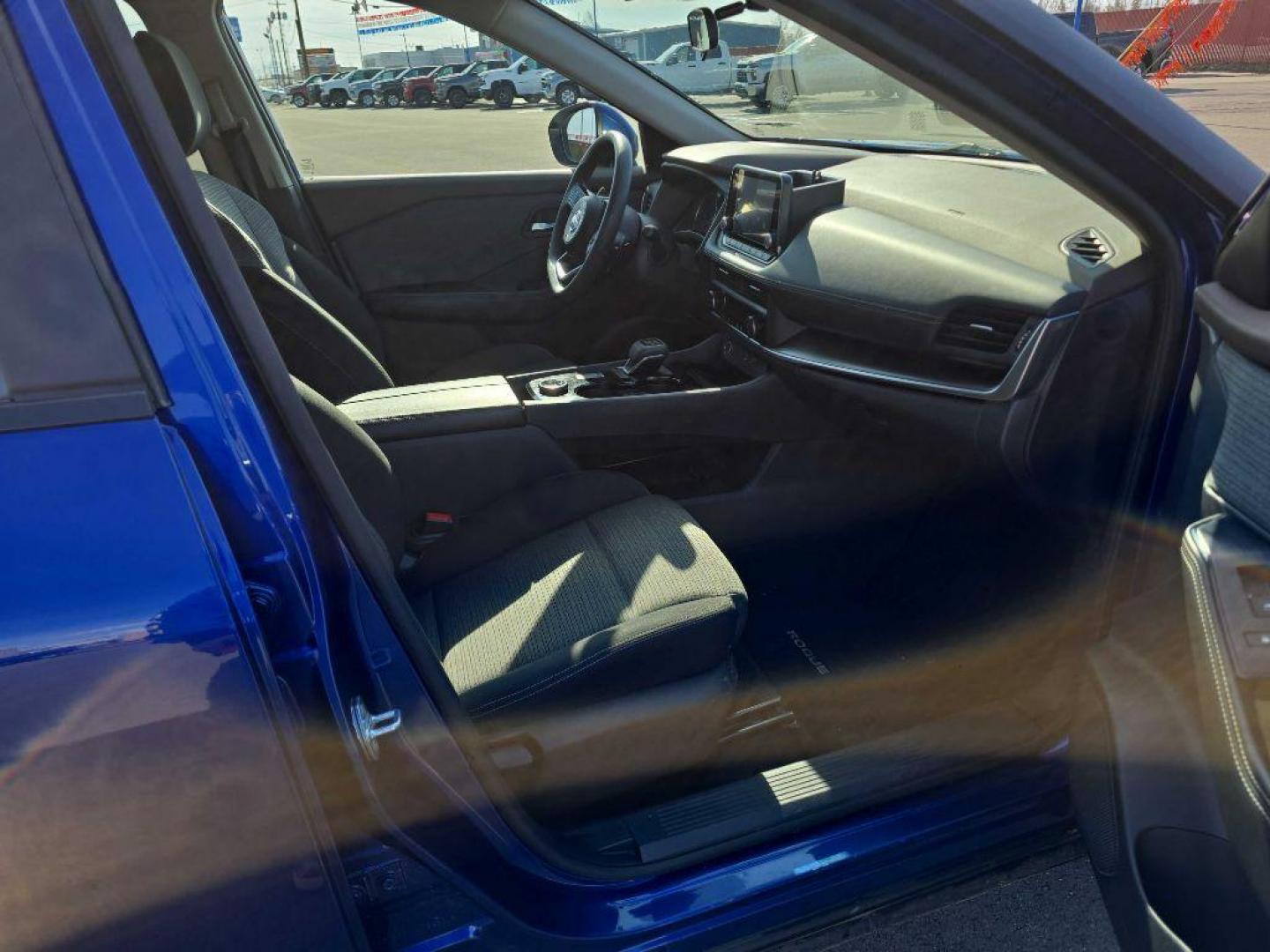 2023 BLUE NISSAN ROGUE SV (5N1BT3BBXPC) with an 1.5L engine, Continuously Variable transmission, located at 2525 S. Cushman, Fairbanks, AK, 99701, (907) 452-5707, 64.824036, -147.712311 - Photo#4