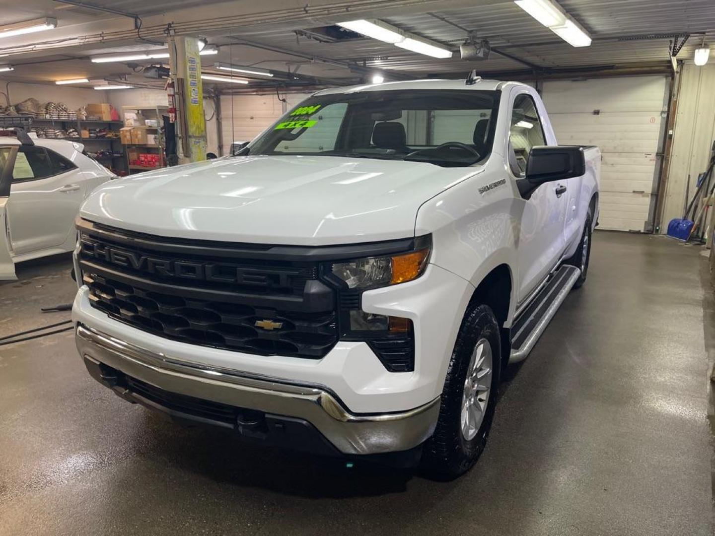 2024 WHITE CHEVROLET SILVERADO 1500 (3GCNDAED9RG) with an 5.3L engine, Automatic transmission, located at 2525 S. Cushman, Fairbanks, AK, 99701, (907) 452-5707, 64.824036, -147.712311 - Photo#1