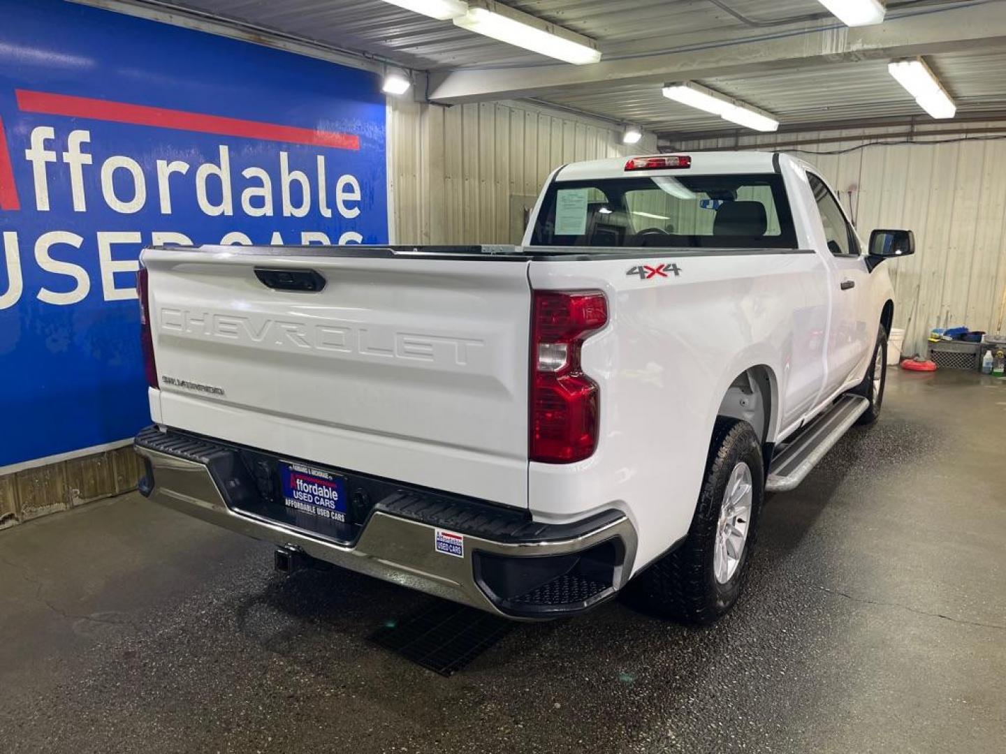 2024 WHITE CHEVROLET SILVERADO 1500 (3GCNDAED9RG) with an 5.3L engine, Automatic transmission, located at 2525 S. Cushman, Fairbanks, AK, 99701, (907) 452-5707, 64.824036, -147.712311 - Photo#2
