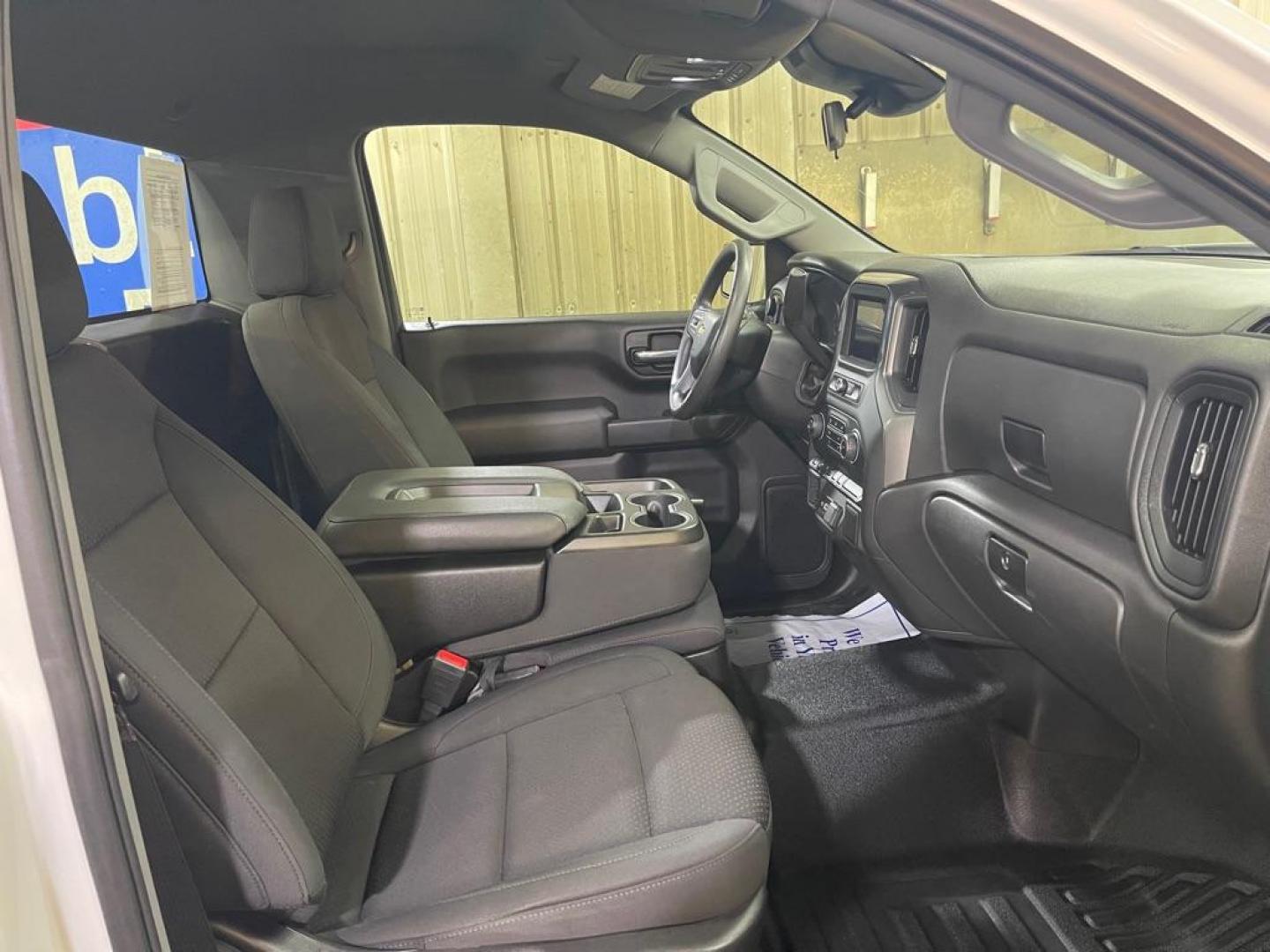 2024 WHITE CHEVROLET SILVERADO 1500 (3GCNDAED9RG) with an 5.3L engine, Automatic transmission, located at 2525 S. Cushman, Fairbanks, AK, 99701, (907) 452-5707, 64.824036, -147.712311 - Photo#3
