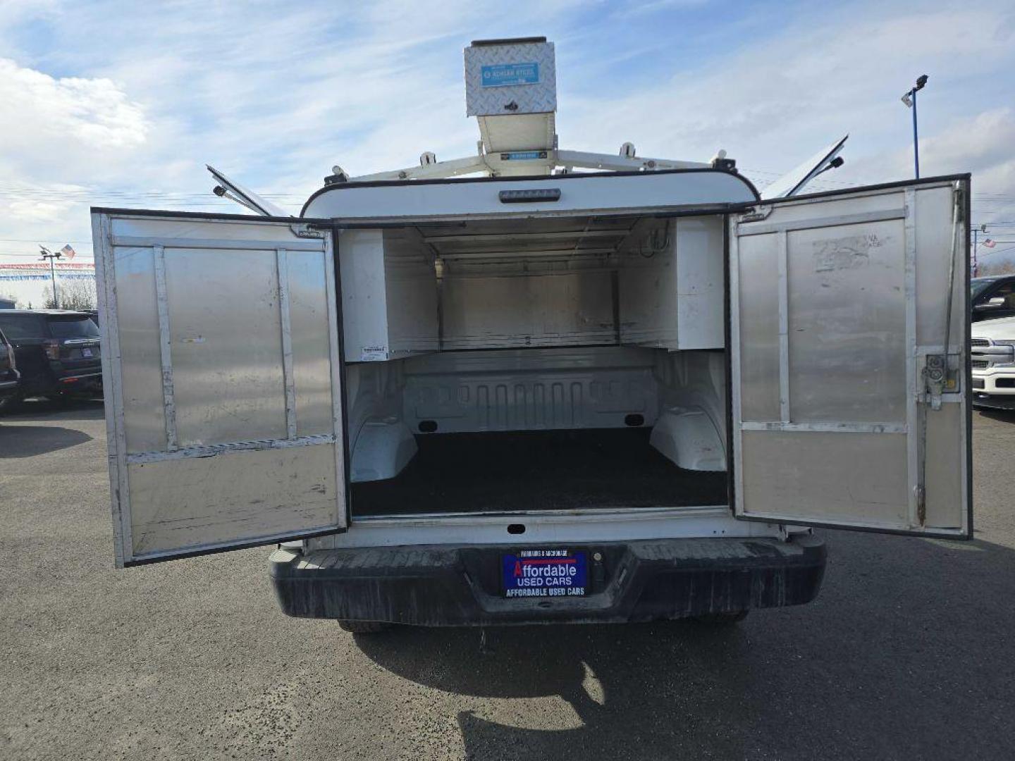 2019 WHITE FORD F150 XL (1FTMF1EB1KK) with an 3.3L engine, Automatic transmission, located at 2525 S. Cushman, Fairbanks, AK, 99701, (907) 452-5707, 64.824036, -147.712311 - Photo#4