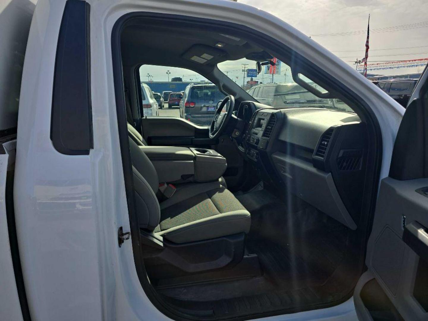 2019 WHITE FORD F150 XL (1FTMF1EB1KK) with an 3.3L engine, Automatic transmission, located at 2525 S. Cushman, Fairbanks, AK, 99701, (907) 452-5707, 64.824036, -147.712311 - Photo#7