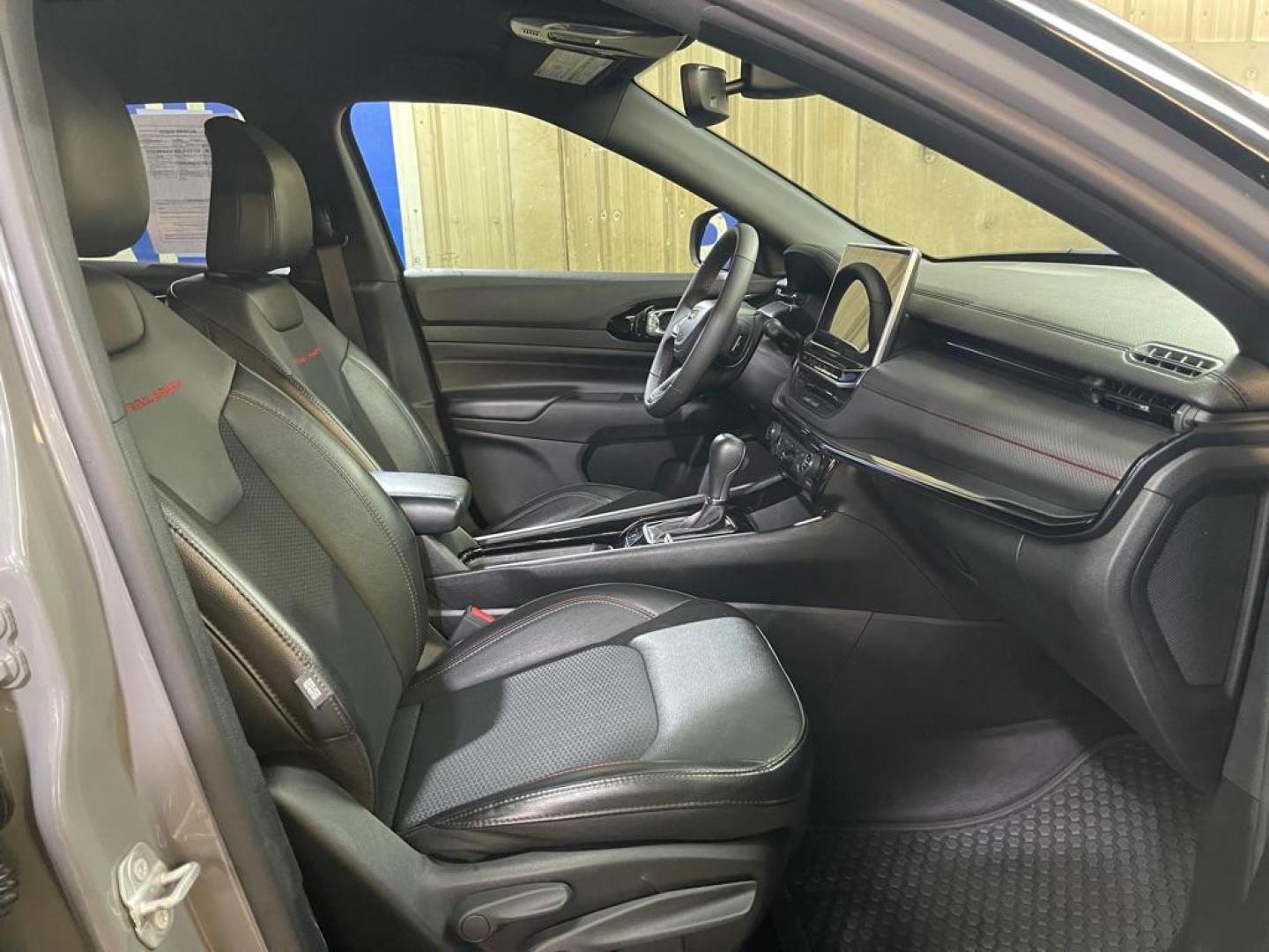 2023 GRAY JEEP COMPASS TRAILHAWK (3C4NJDDN2PT) with an 2.0L engine, Automatic transmission, located at 2525 S. Cushman, Fairbanks, AK, 99701, (907) 452-5707, 64.824036, -147.712311 - Photo#3