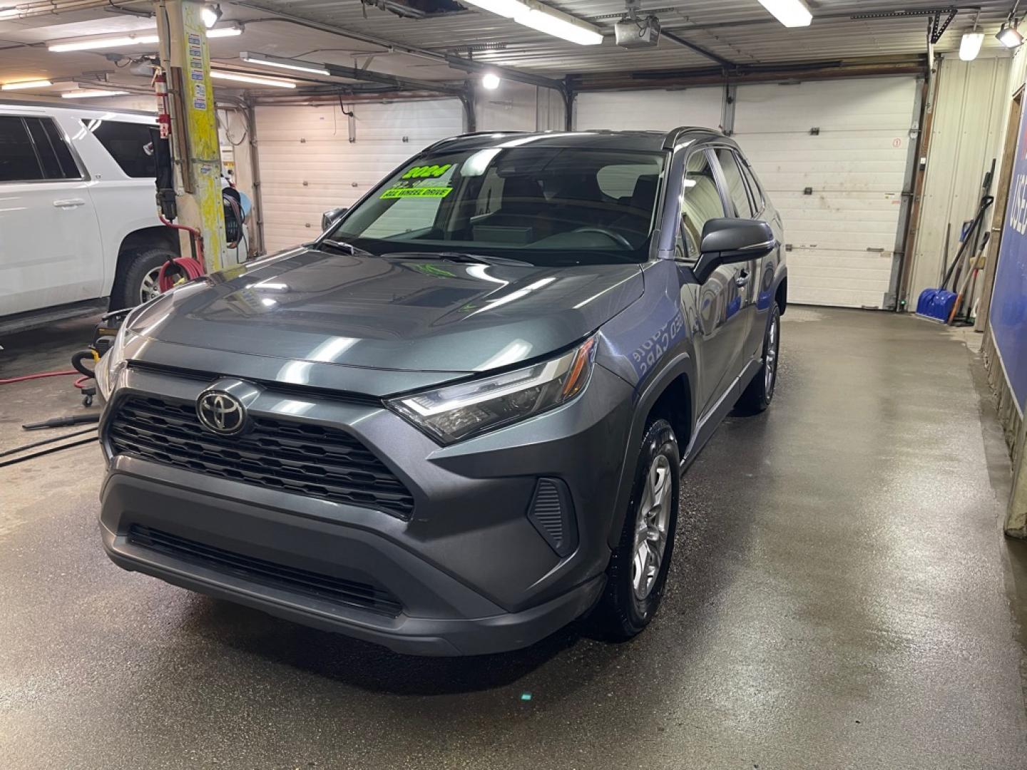 2024 GRAY TOYOTA RAV4 XLE XLE (2T3P1RFV5RW) with an 2.5L engine, Automatic transmission, located at 2525 S. Cushman, Fairbanks, AK, 99701, (907) 452-5707, 64.824036, -147.712311- Photo#1