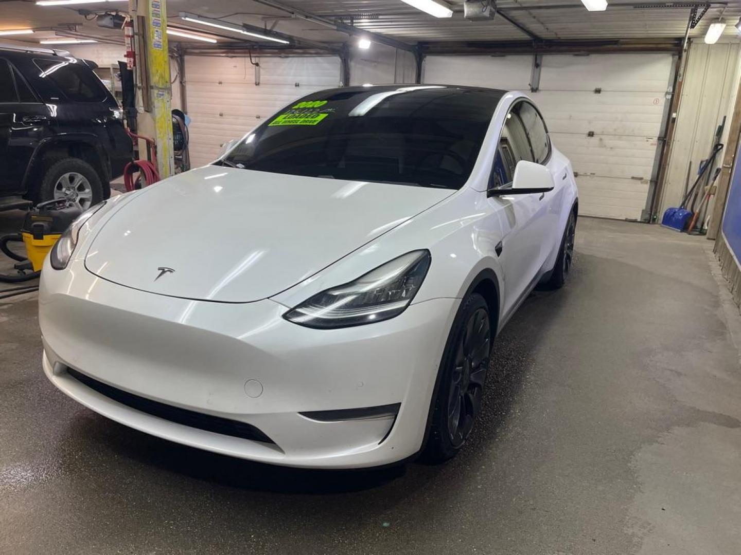 2020 WHITE TESLA MODEL Y (5YJYGDEF5LF) , Continuously Variable transmission, located at 2525 S. Cushman, Fairbanks, AK, 99701, (907) 452-5707, 64.824036, -147.712311 - Photo#1