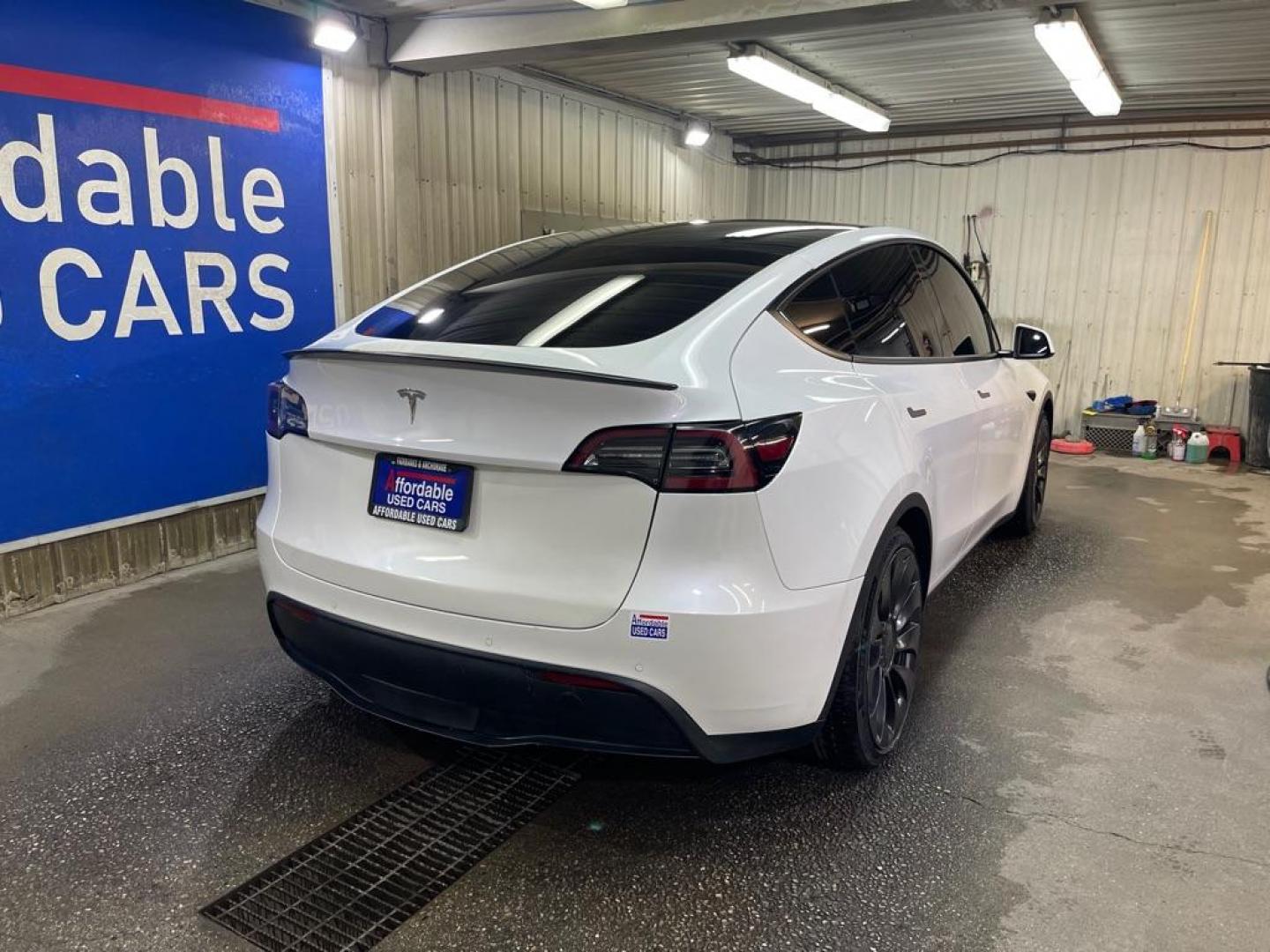 2020 WHITE TESLA MODEL Y (5YJYGDEF5LF) , Continuously Variable transmission, located at 2525 S. Cushman, Fairbanks, AK, 99701, (907) 452-5707, 64.824036, -147.712311 - Photo#2