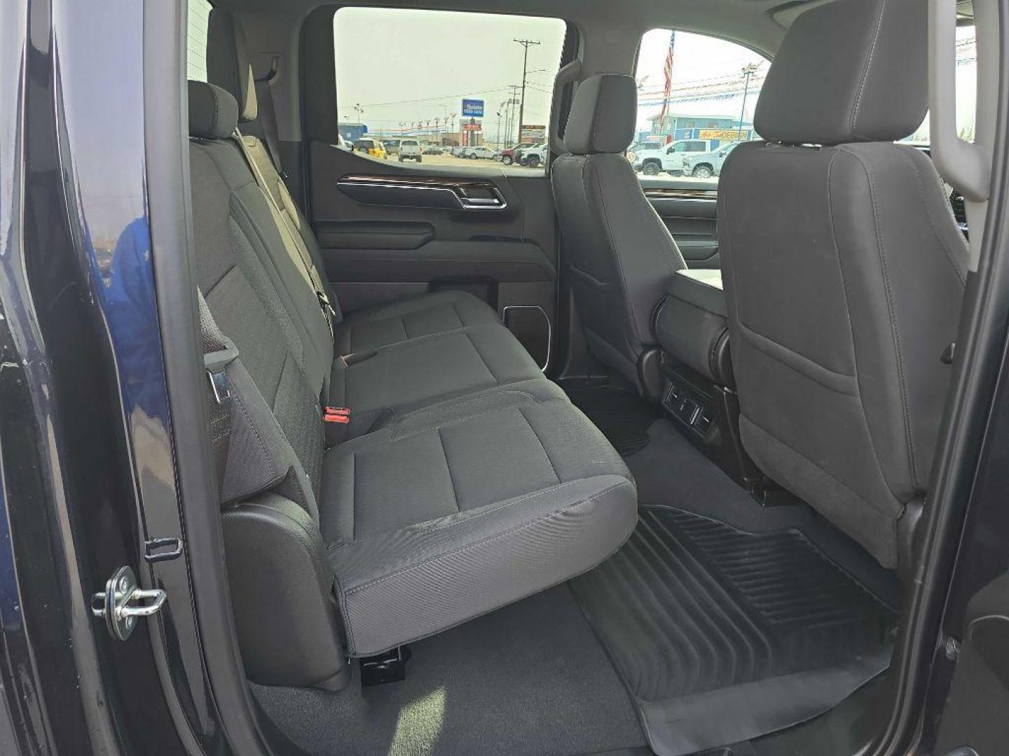 2023 BLACK CHEVROLET SILVERADO 1500 LT (1GCUDDED7PZ) with an 5.3L engine, Automatic transmission, located at 2525 S. Cushman, Fairbanks, AK, 99701, (907) 452-5707, 64.824036, -147.712311 - Photo#5