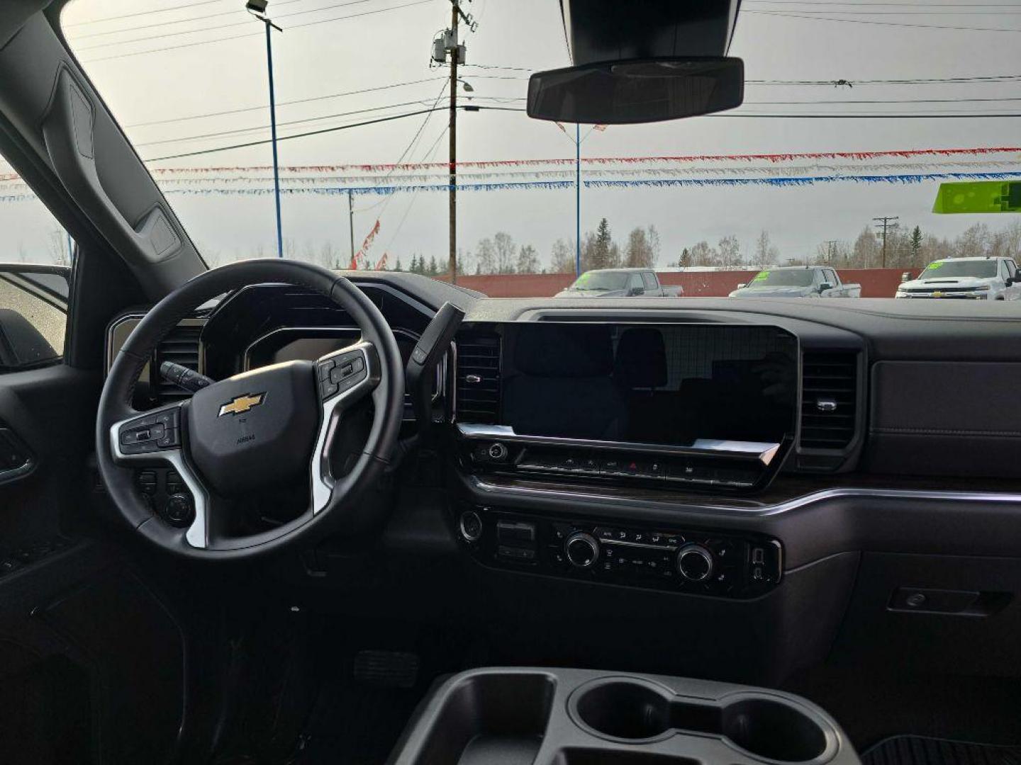 2023 BLACK CHEVROLET SILVERADO 1500 LT (1GCUDDED7PZ) with an 5.3L engine, Automatic transmission, located at 2525 S. Cushman, Fairbanks, AK, 99701, (907) 452-5707, 64.824036, -147.712311 - Photo#6