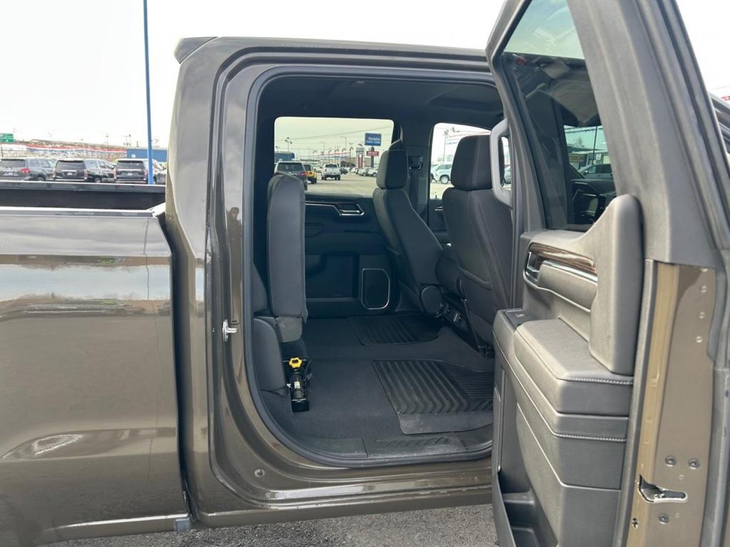 2023 BROWN CHEVROLET SILVERADO 1500 LT (1GCUDDEDXPZ) with an 5.3L engine, Automatic transmission, located at 2525 S. Cushman, Fairbanks, AK, 99701, (907) 452-5707, 64.824036, -147.712311 - Photo#5