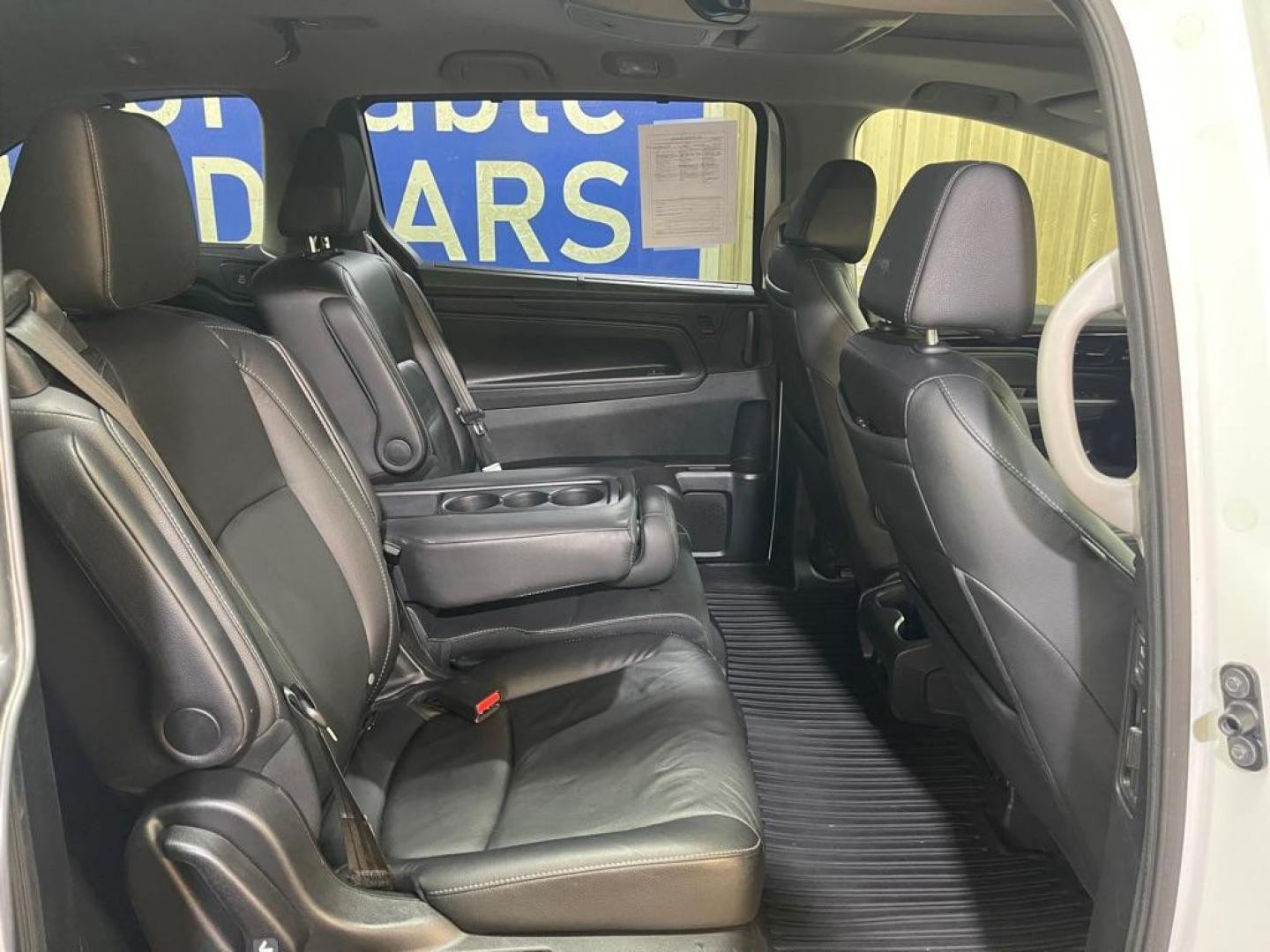 2022 WHITE HONDA ODYSSEY TOURING (5FNRL6H81NB) with an 3.5L engine, Automatic transmission, located at 2525 S. Cushman, Fairbanks, AK, 99701, (907) 452-5707, 64.824036, -147.712311 - Photo#4