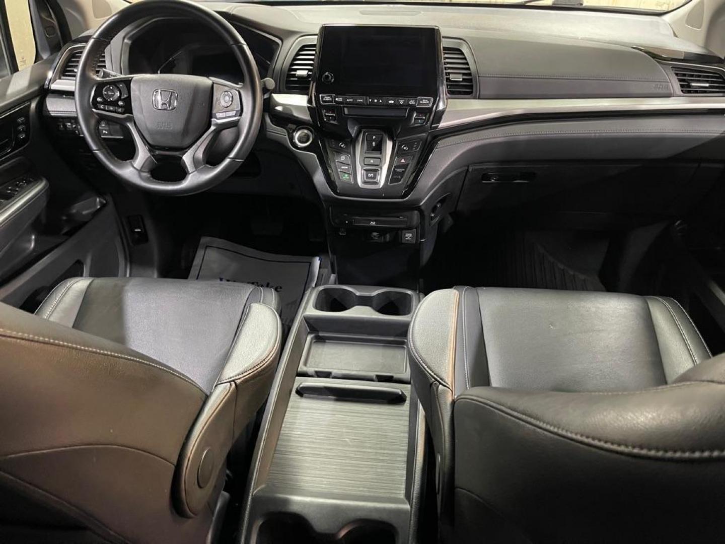 2022 WHITE HONDA ODYSSEY TOURING (5FNRL6H81NB) with an 3.5L engine, Automatic transmission, located at 2525 S. Cushman, Fairbanks, AK, 99701, (907) 452-5707, 64.824036, -147.712311 - Photo#5