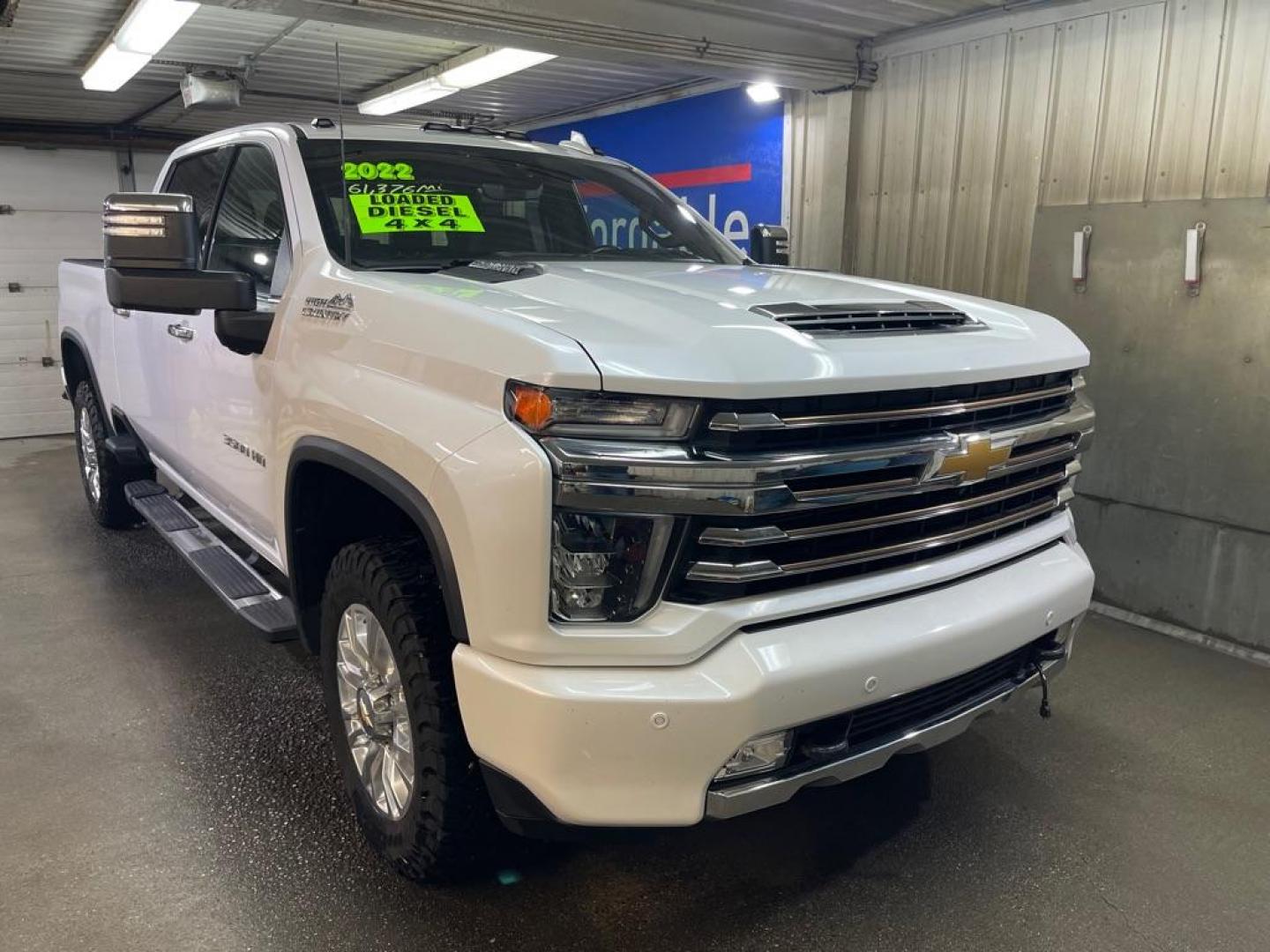 2022 WHITE CHEVROLET SILVERADO 3500 HIGH COUNTRY (1GC4YVEYXNF) with an 6.6L engine, Automatic transmission, located at 2525 S. Cushman, Fairbanks, AK, 99701, (907) 452-5707, 64.824036, -147.712311 - Photo#0