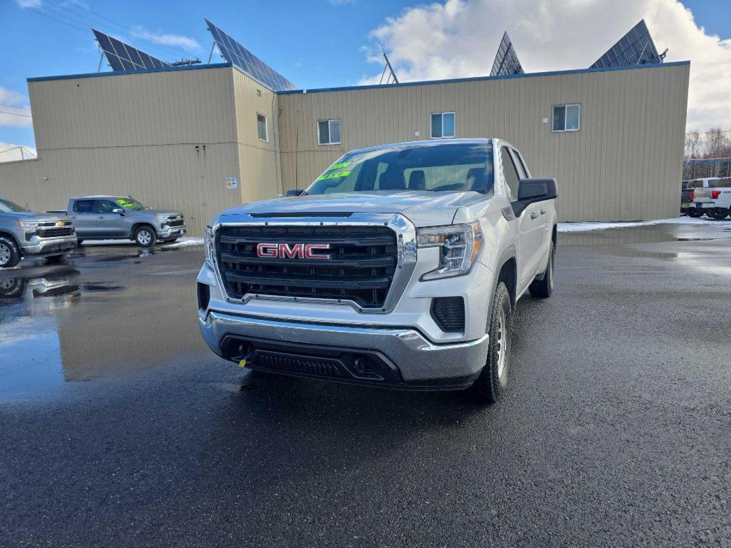 2021 SILVER GMC SIERRA 1500 (1GTR9AEF5MZ) with an 5.3L engine, Automatic transmission, located at 2525 S. Cushman, Fairbanks, AK, 99701, (907) 452-5707, 64.824036, -147.712311 - Photo#1