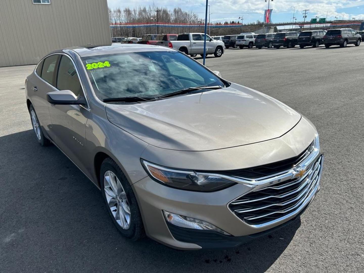 2024 GRAY CHEVROLET MALIBU LT (1G1ZD5ST7RF) with an 1.5L engine, Continuously Variable transmission, located at 2525 S. Cushman, Fairbanks, AK, 99701, (907) 452-5707, 64.824036, -147.712311 - Photo#1