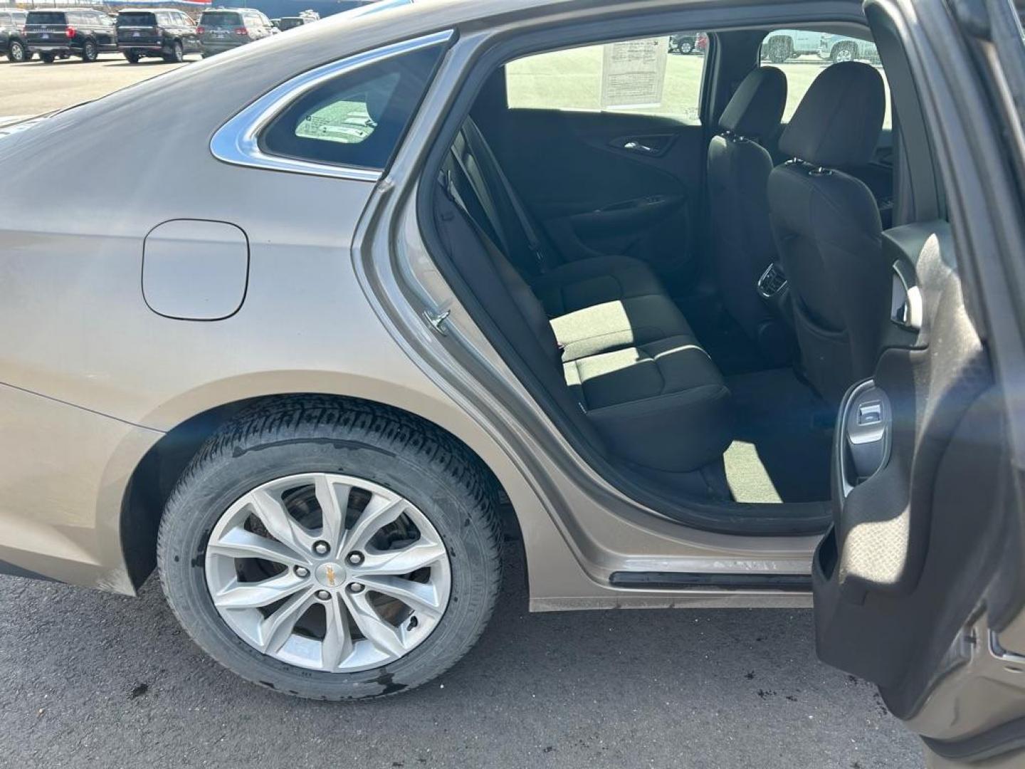 2024 GRAY CHEVROLET MALIBU LT (1G1ZD5ST7RF) with an 1.5L engine, Continuously Variable transmission, located at 2525 S. Cushman, Fairbanks, AK, 99701, (907) 452-5707, 64.824036, -147.712311 - Photo#5