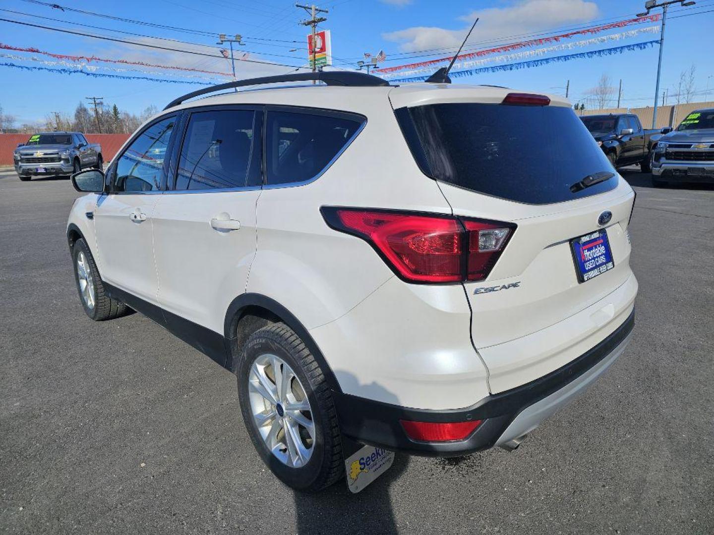 2019 WHITE FORD ESCAPE SEL (1FMCU9HD1KU) with an 1.5L engine, Automatic transmission, located at 2525 S. Cushman, Fairbanks, AK, 99701, (907) 452-5707, 64.824036, -147.712311 - Photo#3