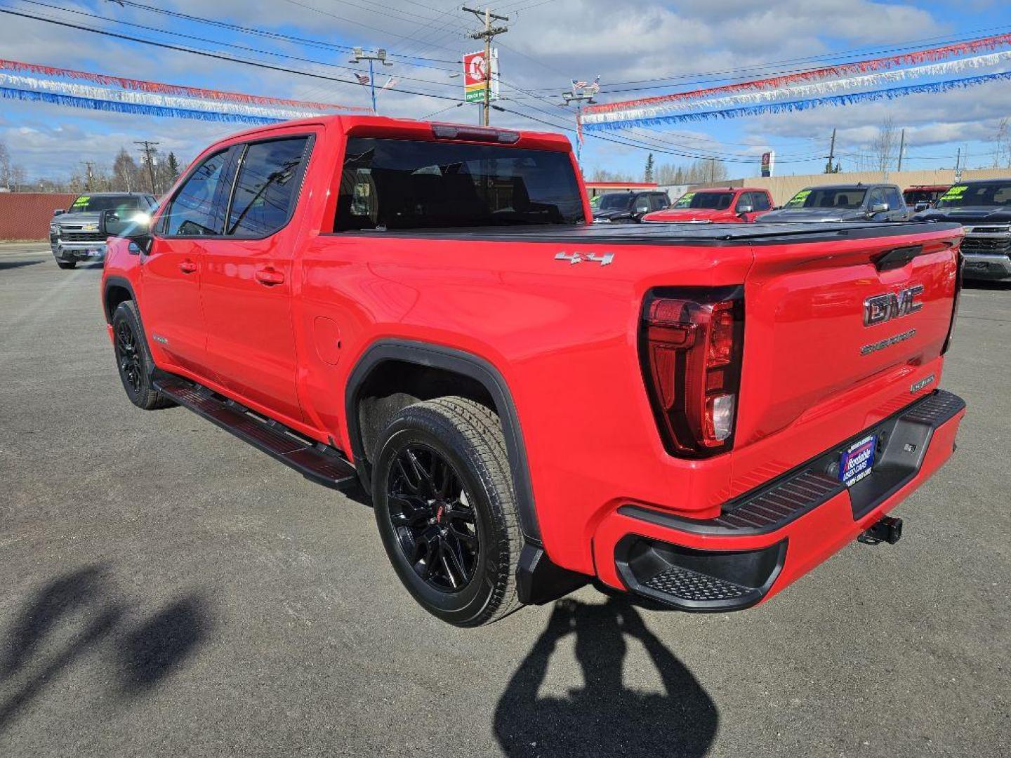 2020 RED GMC SIERRA 1500 ELEVATION (3GTU9CED5LG) with an 5.3L engine, Automatic transmission, located at 2525 S. Cushman, Fairbanks, AK, 99701, (907) 452-5707, 64.824036, -147.712311 - Photo#2