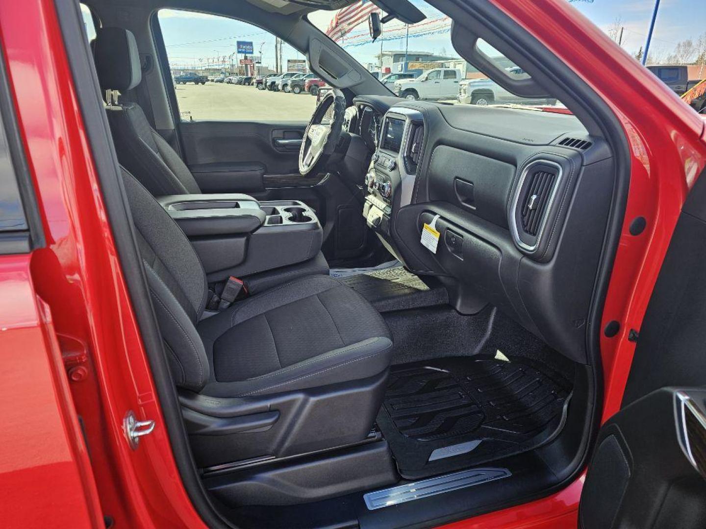 2020 RED GMC SIERRA 1500 ELEVATION (3GTU9CED5LG) with an 5.3L engine, Automatic transmission, located at 2525 S. Cushman, Fairbanks, AK, 99701, (907) 452-5707, 64.824036, -147.712311 - Photo#4