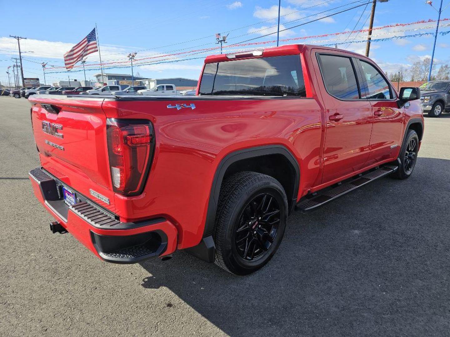 2020 RED GMC SIERRA 1500 ELEVATION (3GTU9CED5LG) with an 5.3L engine, Automatic transmission, located at 2525 S. Cushman, Fairbanks, AK, 99701, (907) 452-5707, 64.824036, -147.712311 - Photo#5