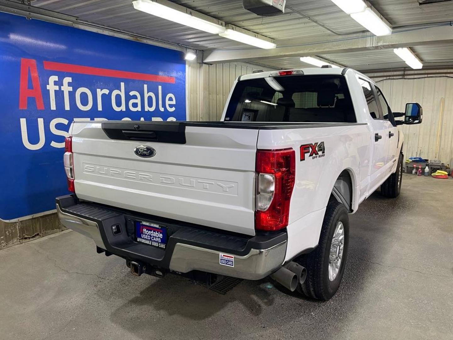 2020 WHITE FORD F250 SUPER DUTY (1FT7W2BT6LE) with an 6.7L engine, Automatic transmission, located at 2525 S. Cushman, Fairbanks, AK, 99701, (907) 452-5707, 64.824036, -147.712311 - Photo#2