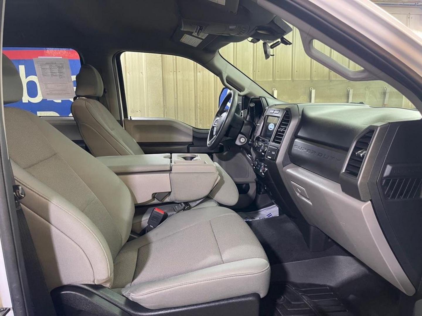 2020 WHITE FORD F250 SUPER DUTY (1FT7W2BT6LE) with an 6.7L engine, Automatic transmission, located at 2525 S. Cushman, Fairbanks, AK, 99701, (907) 452-5707, 64.824036, -147.712311 - Photo#3