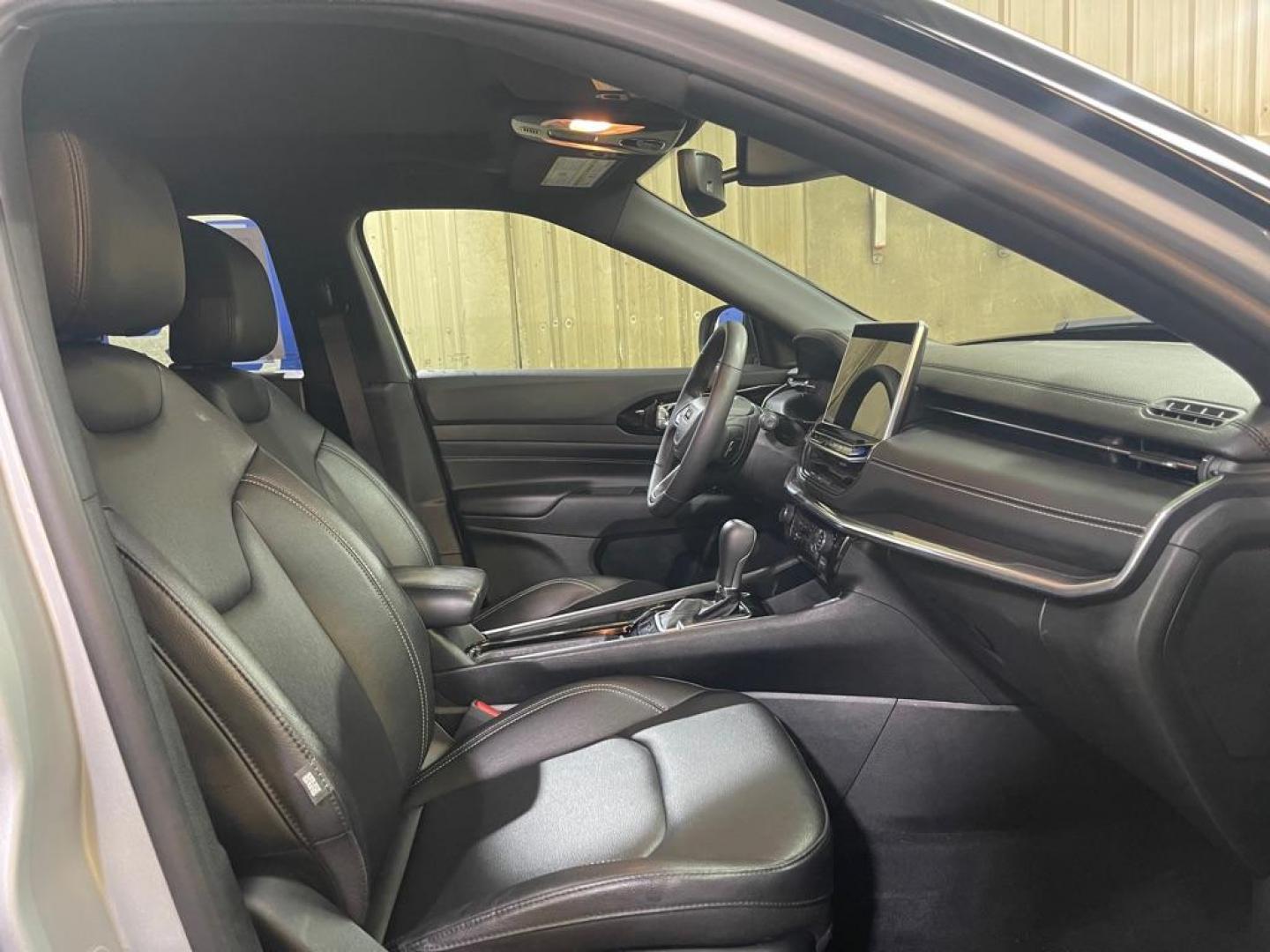 2024 SILVER JEEP COMPASS LIMITED (3C4NJDCN0RT) with an 2.0L engine, Automatic transmission, located at 2525 S. Cushman, Fairbanks, AK, 99701, (907) 452-5707, 64.824036, -147.712311 - Photo#3