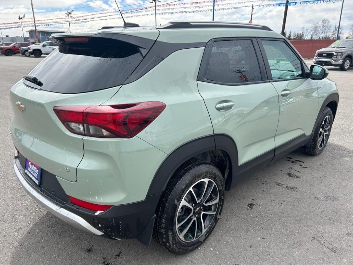 2025 GREEN CHEVROLET TRAILBLAZER LT (KL79MRSL0SB) with an 1.3L engine, Automatic transmission, located at 2525 S. Cushman, Fairbanks, AK, 99701, (907) 452-5707, 64.824036, -147.712311 - Photo#2