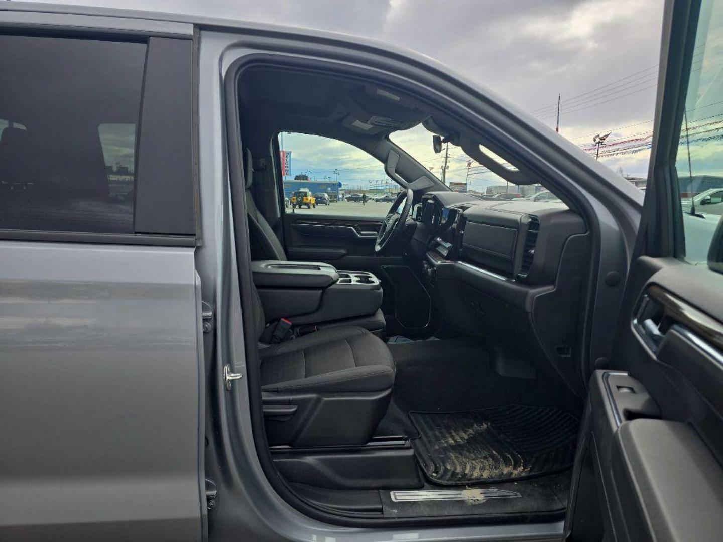 2023 SILVER CHEVROLET SILVERADO 1500 LT (1GCUDDED8PZ) with an 5.3L engine, Automatic transmission, located at 2525 S. Cushman, Fairbanks, AK, 99701, (907) 452-5707, 64.824036, -147.712311 - Photo#2
