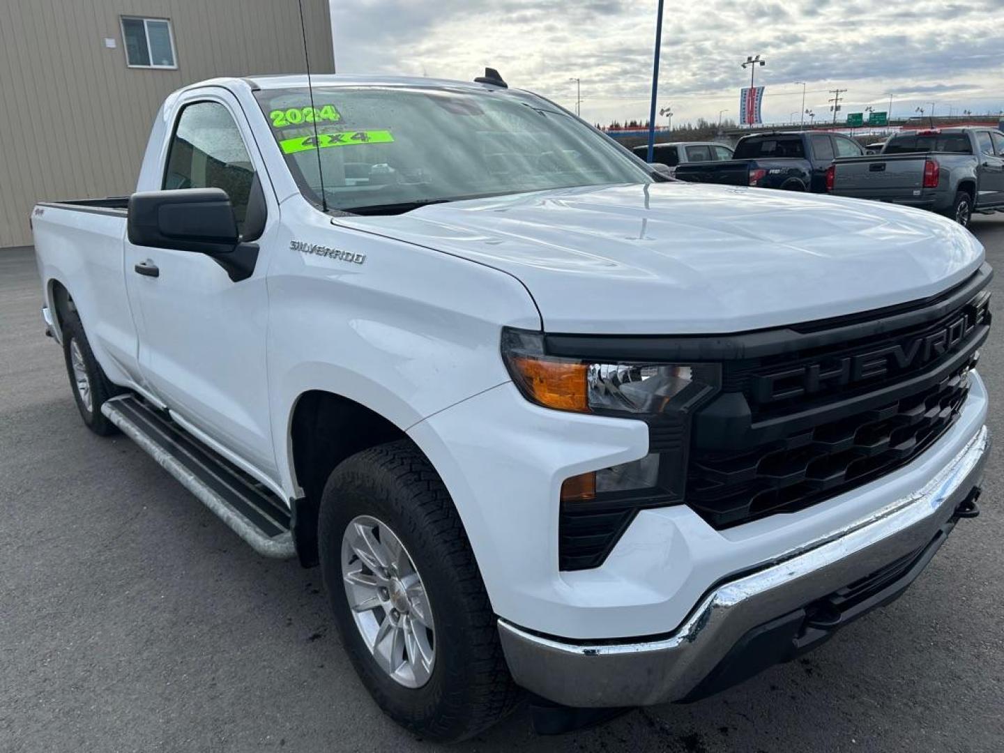 2024 WHITE CHEVROLET SILVERADO 1500 (3GCNDAED3RG) with an 5.3L engine, Automatic transmission, located at 2525 S. Cushman, Fairbanks, AK, 99701, (907) 452-5707, 64.824036, -147.712311 - Photo#1