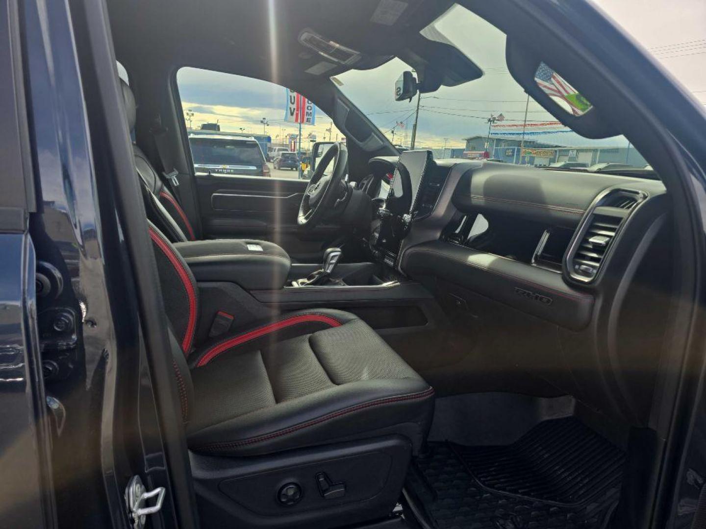 2025 BLUE RAM 1500 RHO RHO (1C6SRFUP0SN) with an 3.0L engine, Automatic transmission, located at 2525 S. Cushman, Fairbanks, AK, 99701, (907) 452-5707, 64.824036, -147.712311 - Photo#3