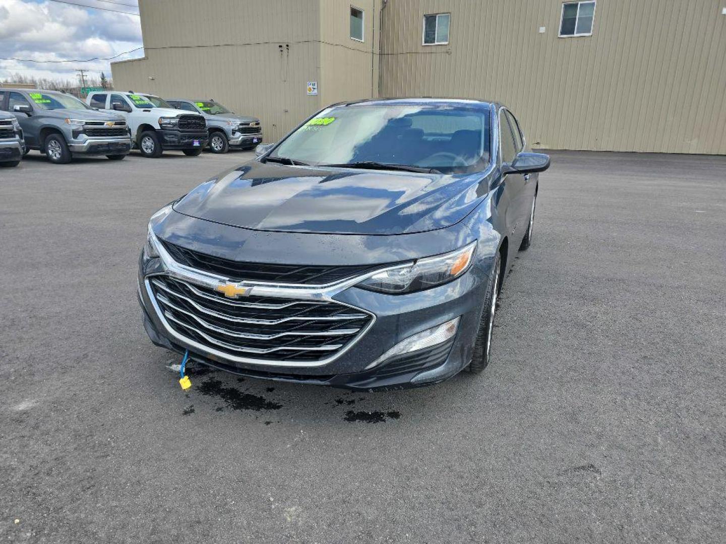 2020 GRAY CHEVROLET MALIBU LT (1G1ZD5ST1LF) with an 1.5L engine, Continuously Variable transmission, located at 2525 S. Cushman, Fairbanks, AK, 99701, (907) 452-5707, 64.824036, -147.712311 - Photo#1