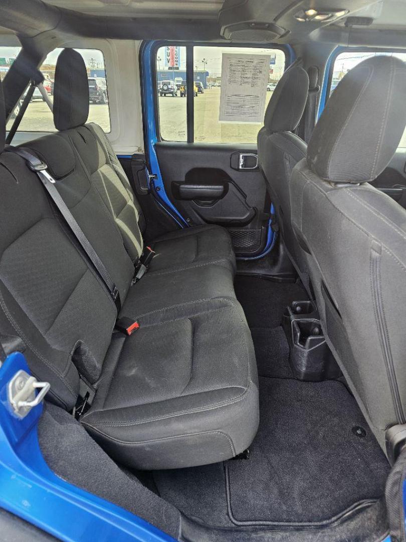2022 BLUE JEEP WRANGLER UNLIMI SPORT (1C4HJXDG4NW) with an 3.6L engine, Automatic transmission, located at 2525 S. Cushman, Fairbanks, AK, 99701, (907) 452-5707, 64.824036, -147.712311 - Photo#5