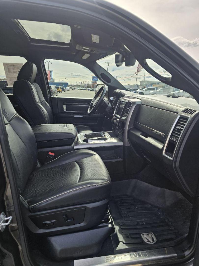 2017 BLACK RAM 3500 Limited (3C63R3KL4HG) with an 6.7L engine, Automatic transmission, located at 2525 S. Cushman, Fairbanks, AK, 99701, (907) 452-5707, 64.824036, -147.712311 - Photo#4