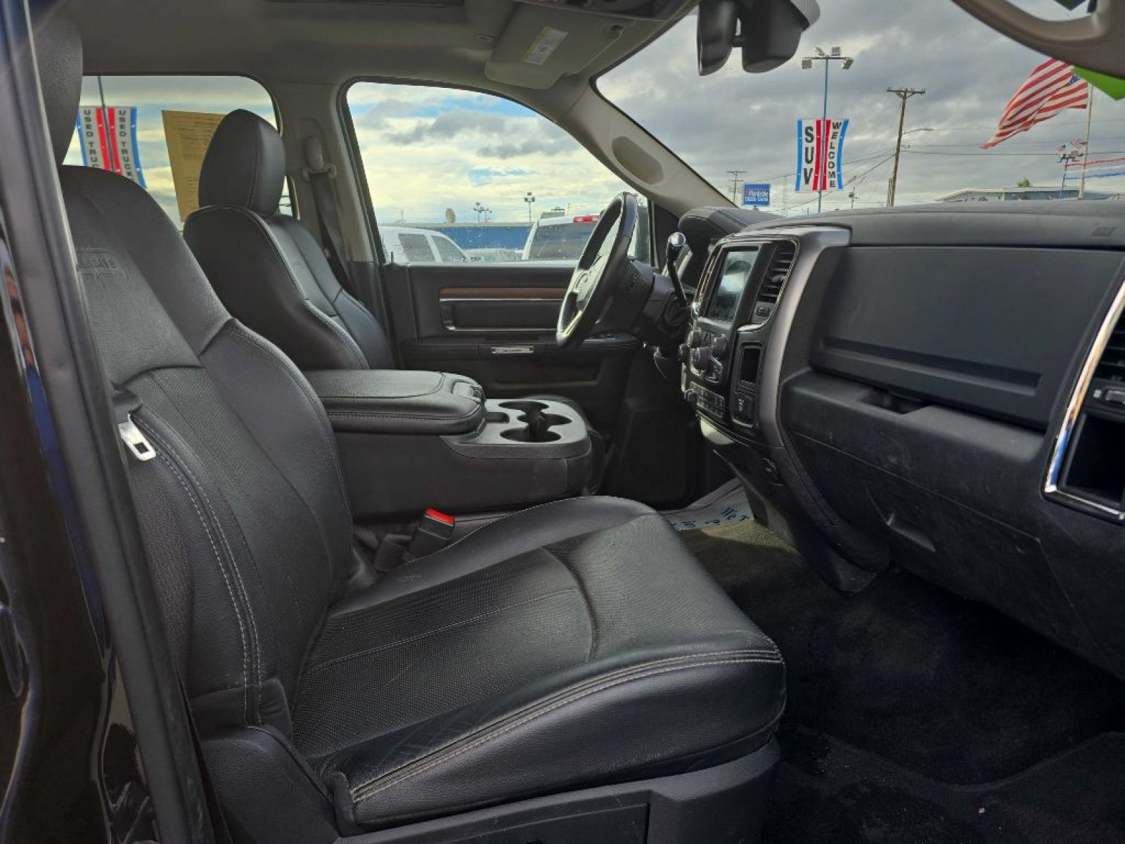 2018 BLACK RAM 2500 LARAMIE (3C6UR5FJ3JG) with an 6.4L engine, Automatic transmission, located at 2525 S. Cushman, Fairbanks, AK, 99701, (907) 452-5707, 64.824036, -147.712311 - Photo#2