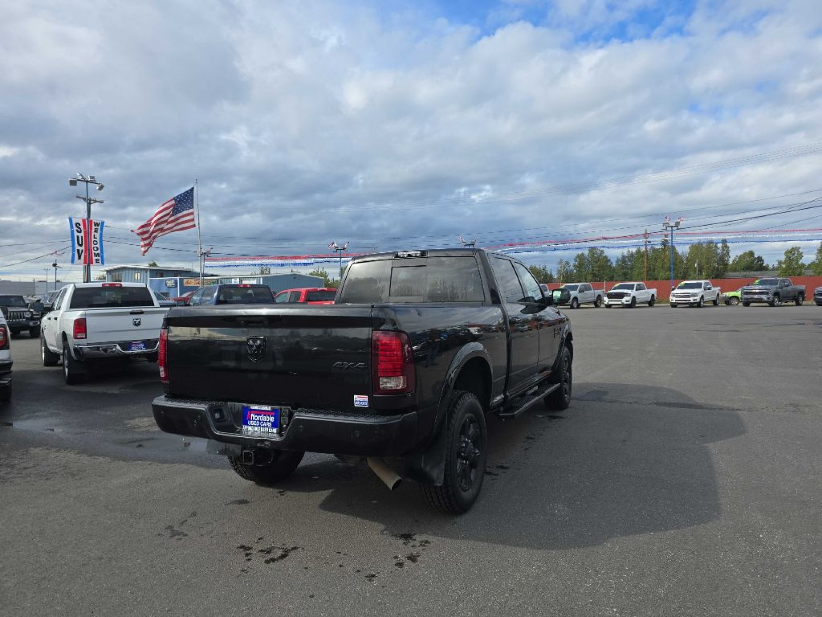 2018 BLACK RAM 2500 LARAMIE (3C6UR5FJ3JG) with an 6.4L engine, Automatic transmission, located at 2525 S. Cushman, Fairbanks, AK, 99701, (907) 452-5707, 64.824036, -147.712311 - Photo#3