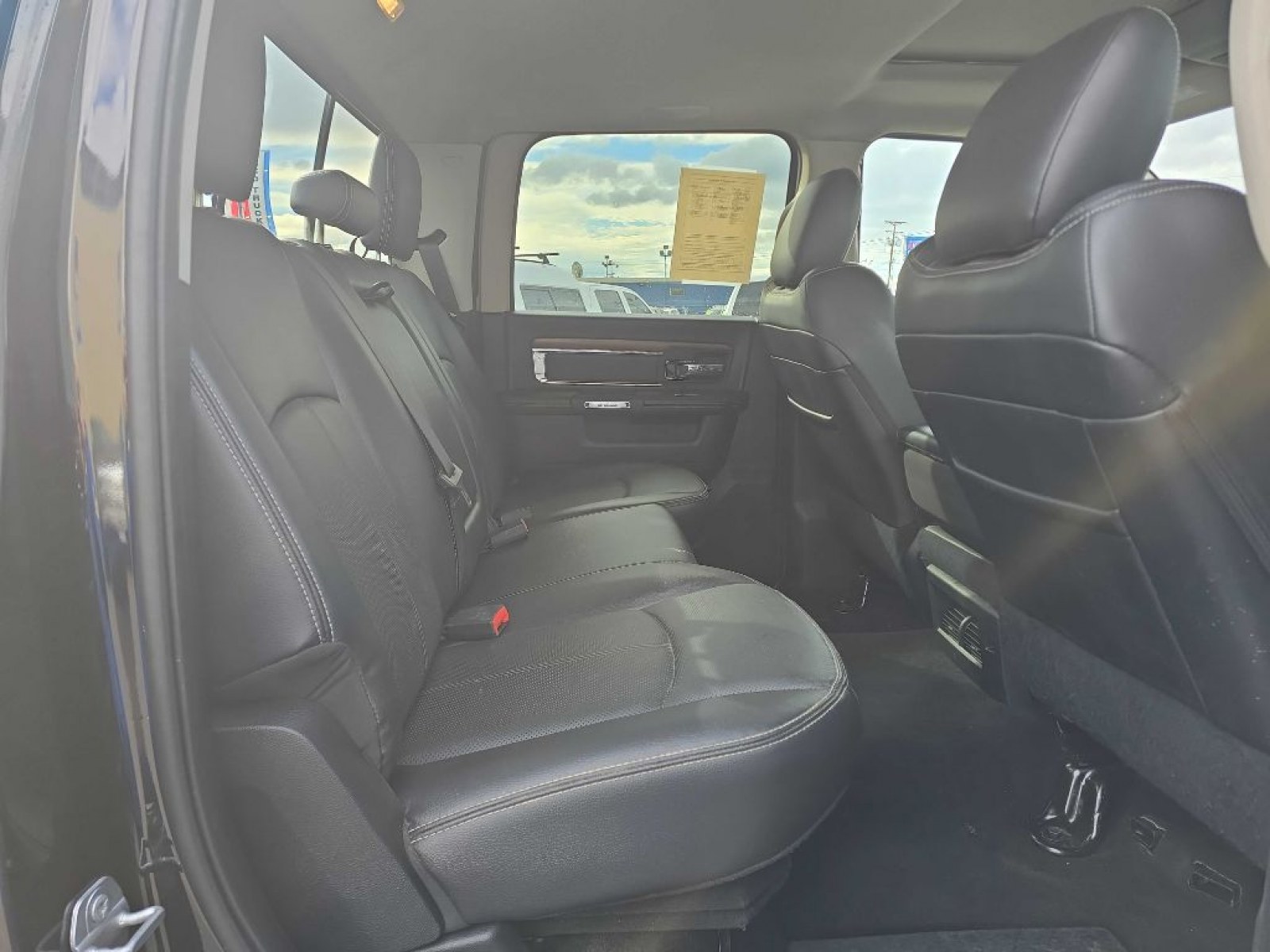 2018 BLACK RAM 2500 LARAMIE (3C6UR5FJ3JG) with an 6.4L engine, Automatic transmission, located at 2525 S. Cushman, Fairbanks, AK, 99701, (907) 452-5707, 64.824036, -147.712311 - Photo#4