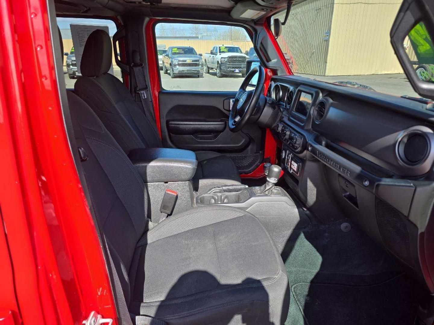 2022 RED JEEP WRANGLER UNLIMI SPORT (1C4HJXDG0NW) with an 3.6L engine, Automatic transmission, located at 2525 S. Cushman, Fairbanks, AK, 99701, (907) 452-5707, 64.824036, -147.712311 - Photo#5