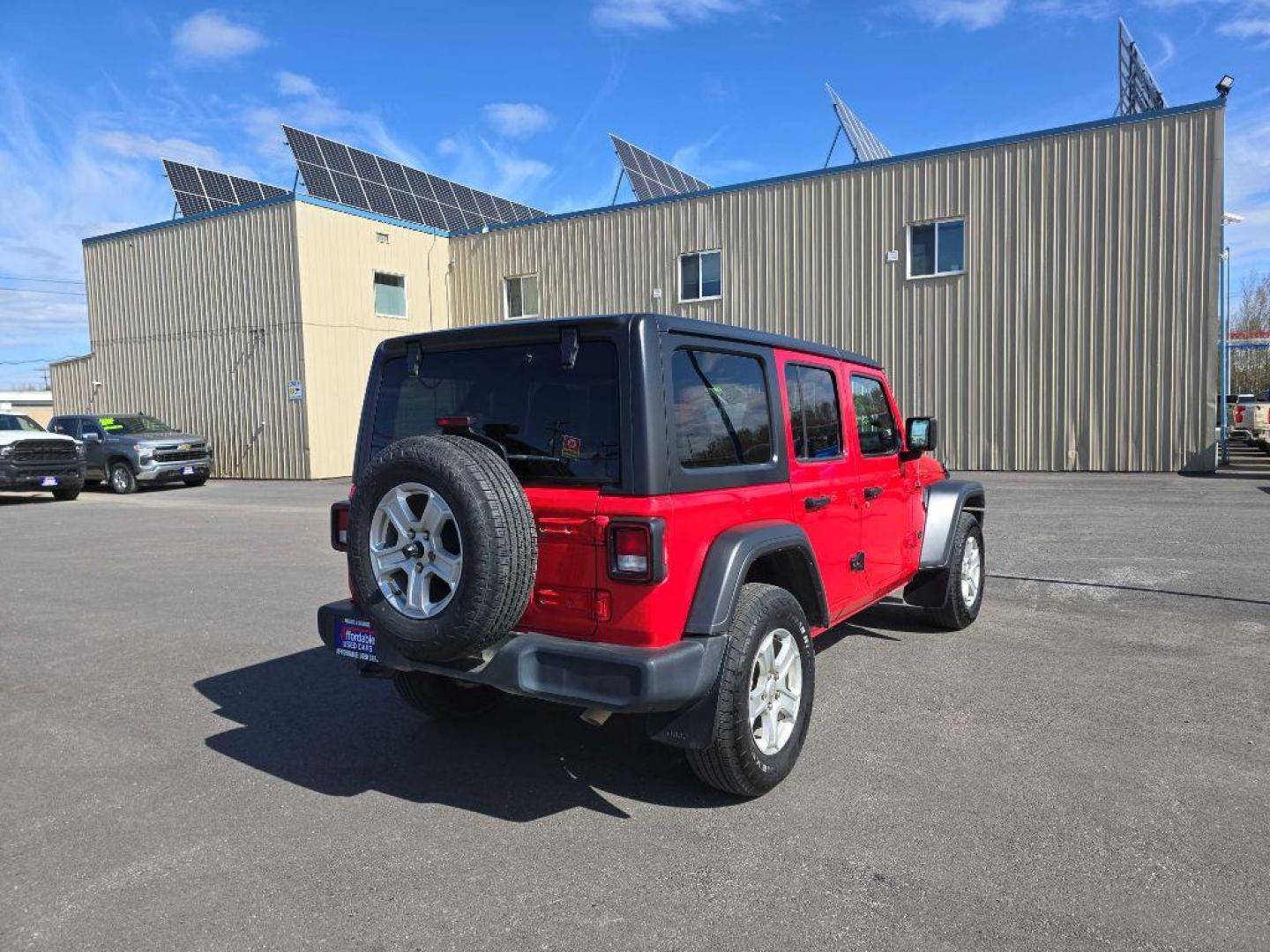 2022 RED JEEP WRANGLER UNLIMI SPORT (1C4HJXDG0NW) with an 3.6L engine, Automatic transmission, located at 2525 S. Cushman, Fairbanks, AK, 99701, (907) 452-5707, 64.824036, -147.712311 - Photo#2