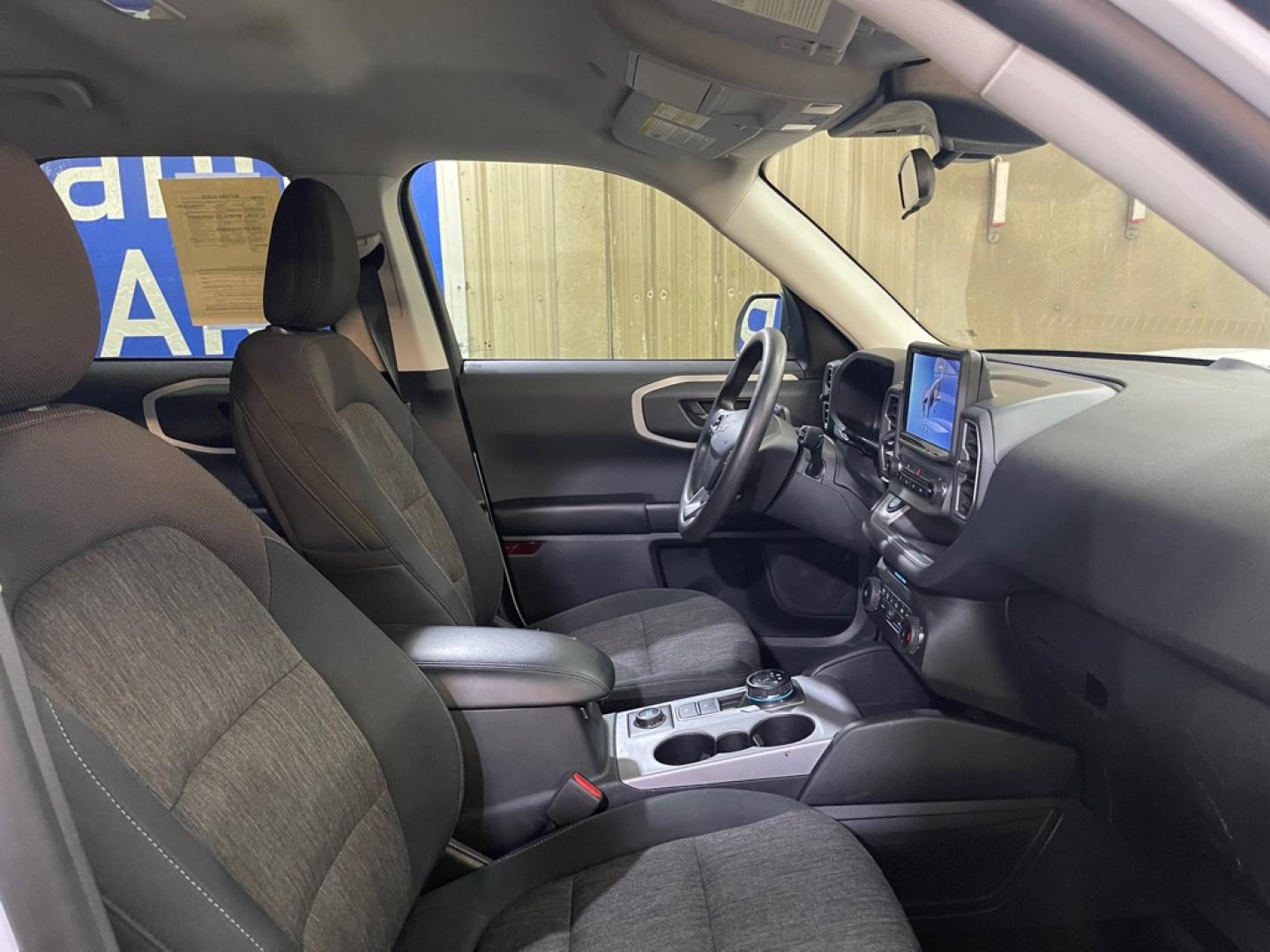 2022 WHITE FORD BRONCO SPORT BIG BEND (3FMCR9B67NR) with an 1.5L engine, Automatic transmission, located at 2525 S. Cushman, Fairbanks, AK, 99701, (907) 452-5707, 64.824036, -147.712311- Photo#3