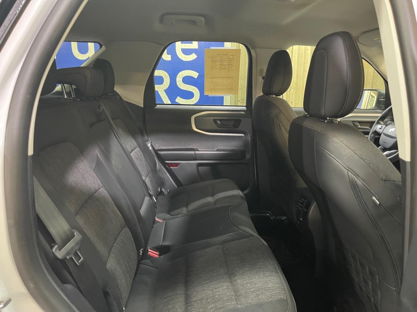 2022 WHITE FORD BRONCO SPORT BIG BEND (3FMCR9B67NR) with an 1.5L engine, Automatic transmission, located at 2525 S. Cushman, Fairbanks, AK, 99701, (907) 452-5707, 64.824036, -147.712311- Photo#4
