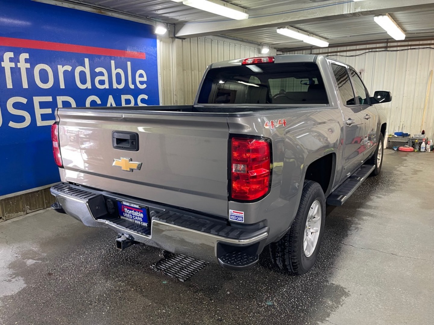 2017 SILVER CHEVROLET SILVERADO 1500 LT (3GCUKREC3HG) with an 5.3L engine, Automatic transmission, located at 2525 S. Cushman, Fairbanks, AK, 99701, (907) 452-5707, 64.824036, -147.712311- Photo#2